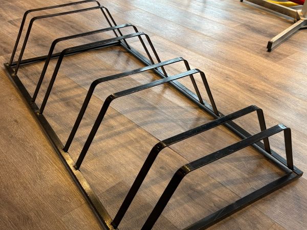Bicicletero De Piso Para 4 Bicicletas Rack Organizador Metálico 100x51