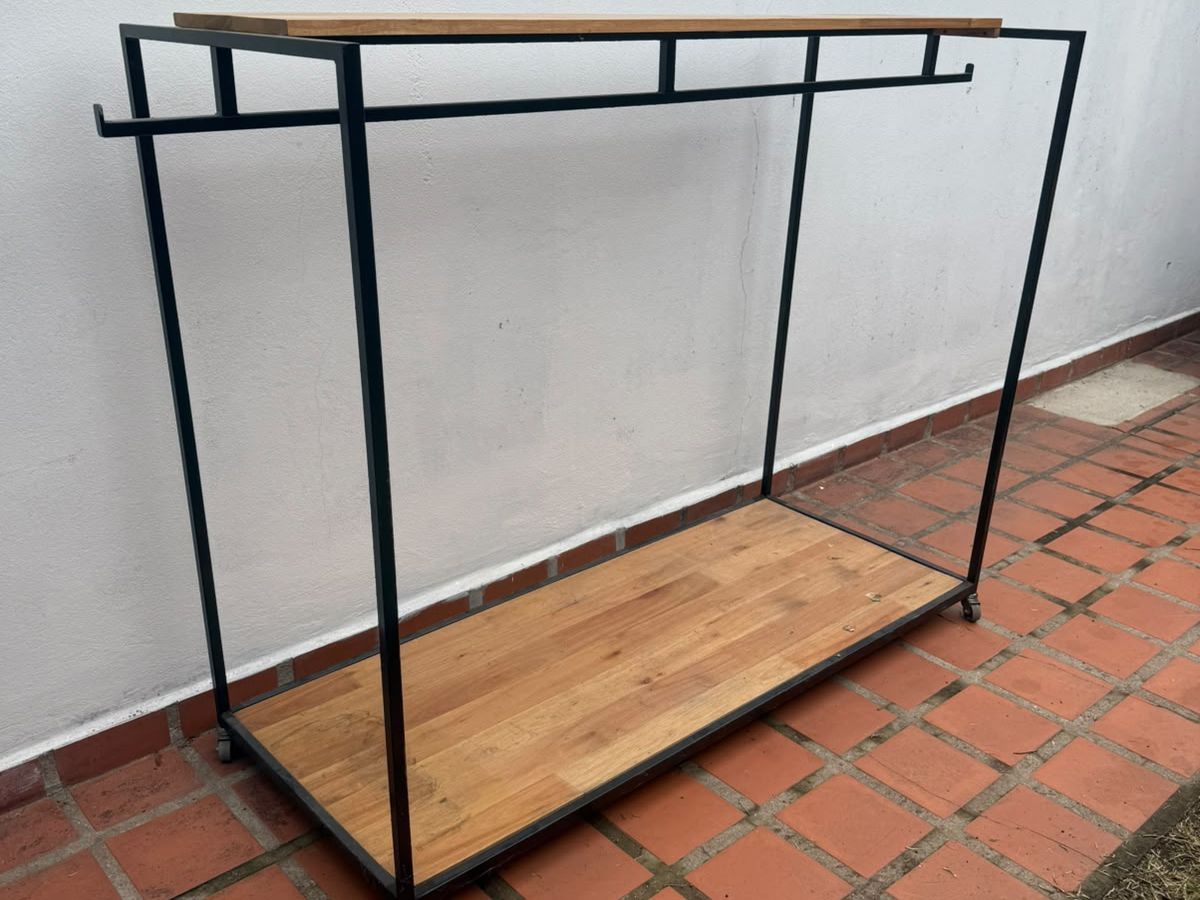 Perchero Exhibidor Para Local Con Estante De Madera 186x64x145