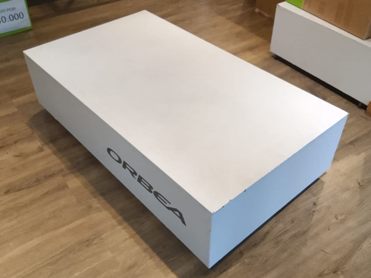 Tarima De Madera Para Exhibición De Productos Orbea 130x75x35 (hay 4 Unidades)