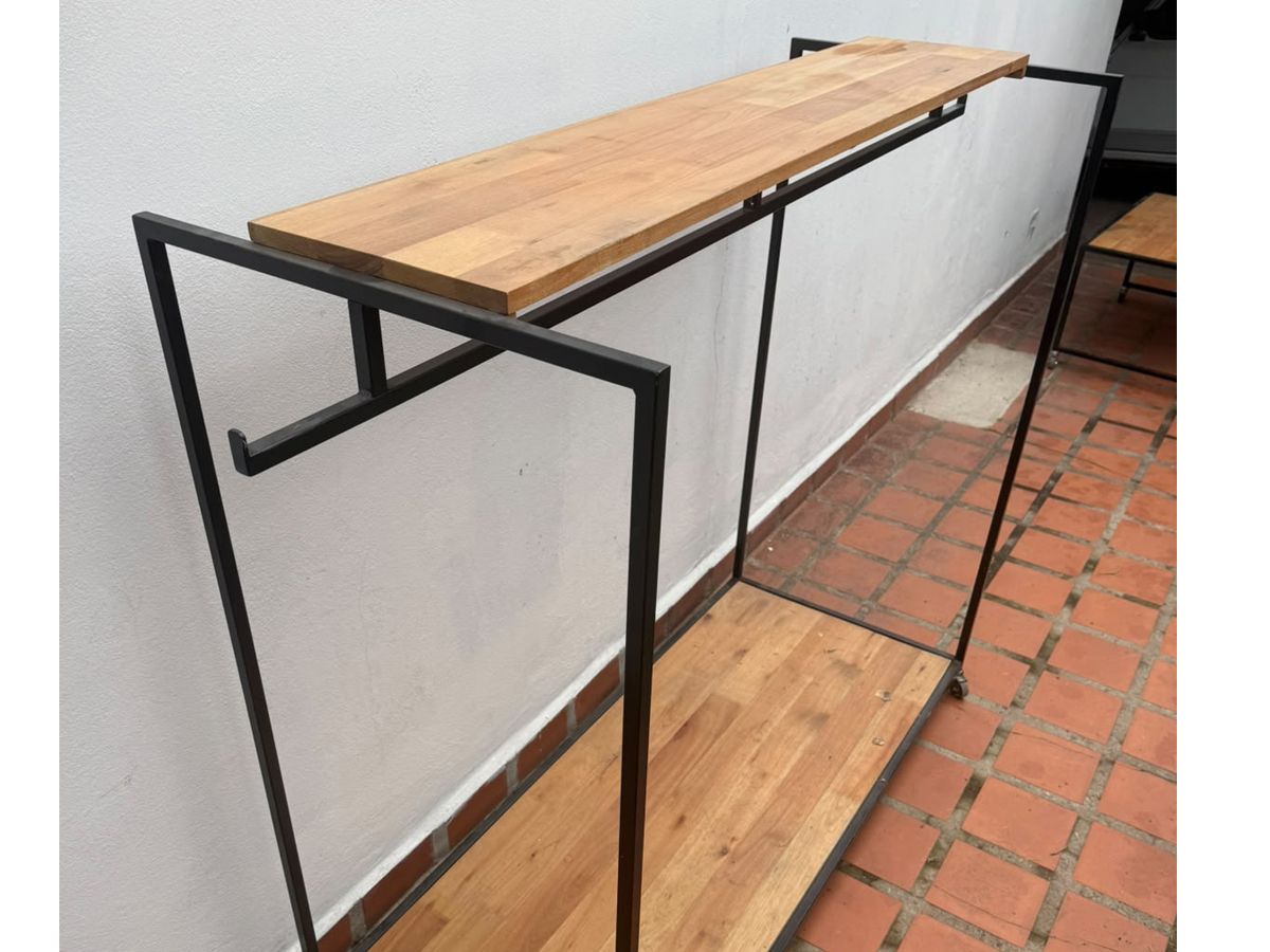 Perchero Exhibidor Para Local Con Estante De Madera 186x64x145