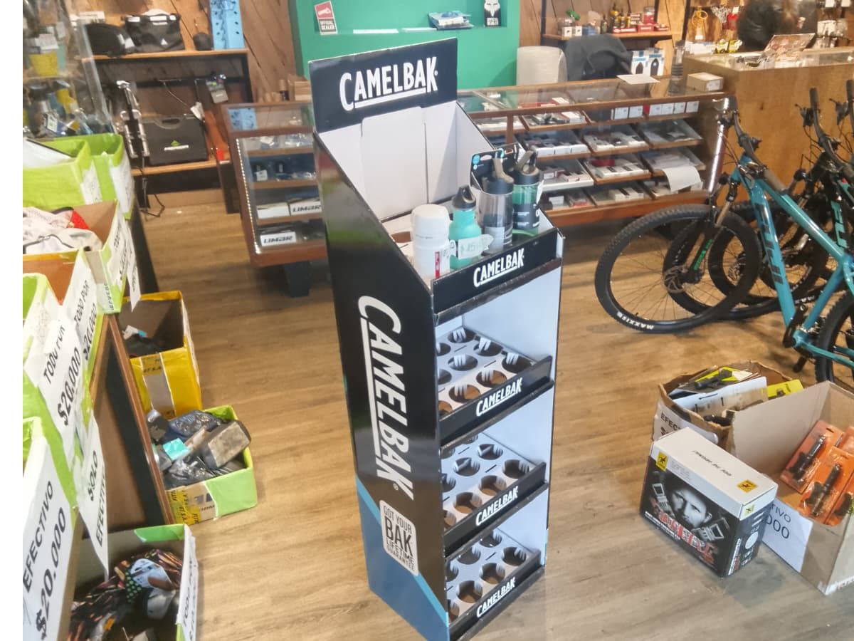 Exhibidor De Pie Cartón Camelbak Botellas Para Local 150x40x35