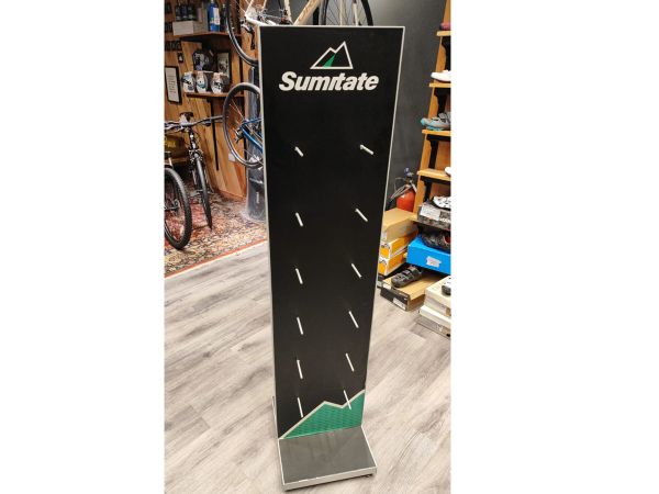 Exhibidor Vertical De Pie Metalico Para Local 150x35cm