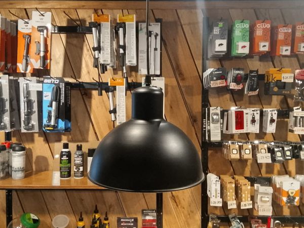 Lampara Colgante Campana Galponera X Unidad 23cm Diámetro Y Rosca Común (hay Dos Unidades)
