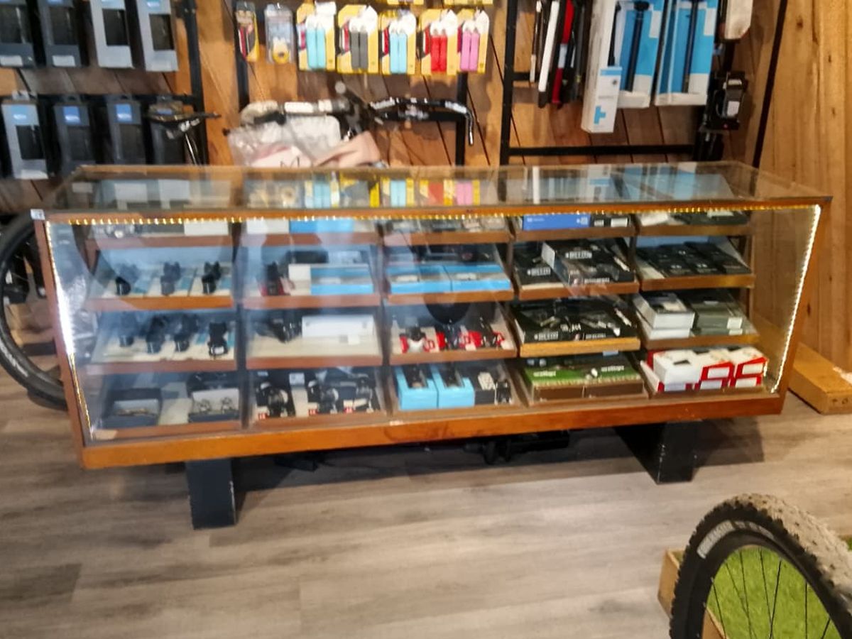 Mueble Merceria Mostrador Exhibidor De Vidrio Con Estantes Y Cajones 200x50x90