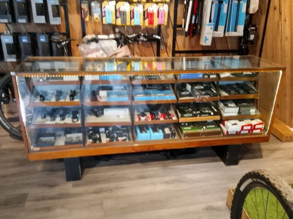 Mueble Merceria Mostrador Exhibidor De Vidrio Con Estantes Y Cajones 200x50x90