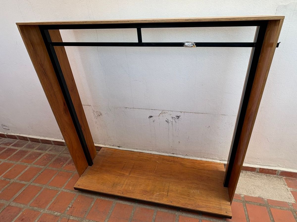 Mueble Perchero Para Local De Madera 1.76x60x1.70