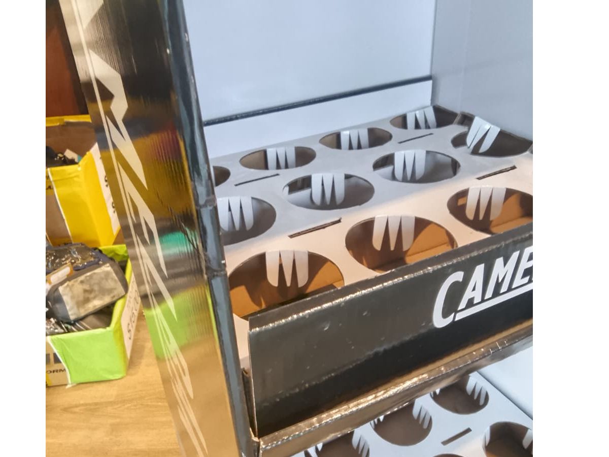 Exhibidor De Pie Cartón Camelbak Botellas Para Local 150x40x35