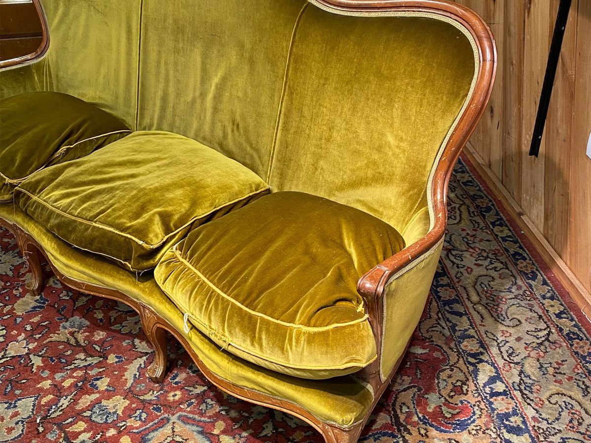 Sillón Antiguo De 3 Cuerpos De Pana En Madera Tallada 180x80x100