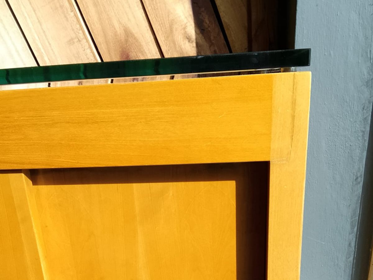 Mueble Mostrador Exhibidor De Madera Con Tapa De Vidrio 48x77x100