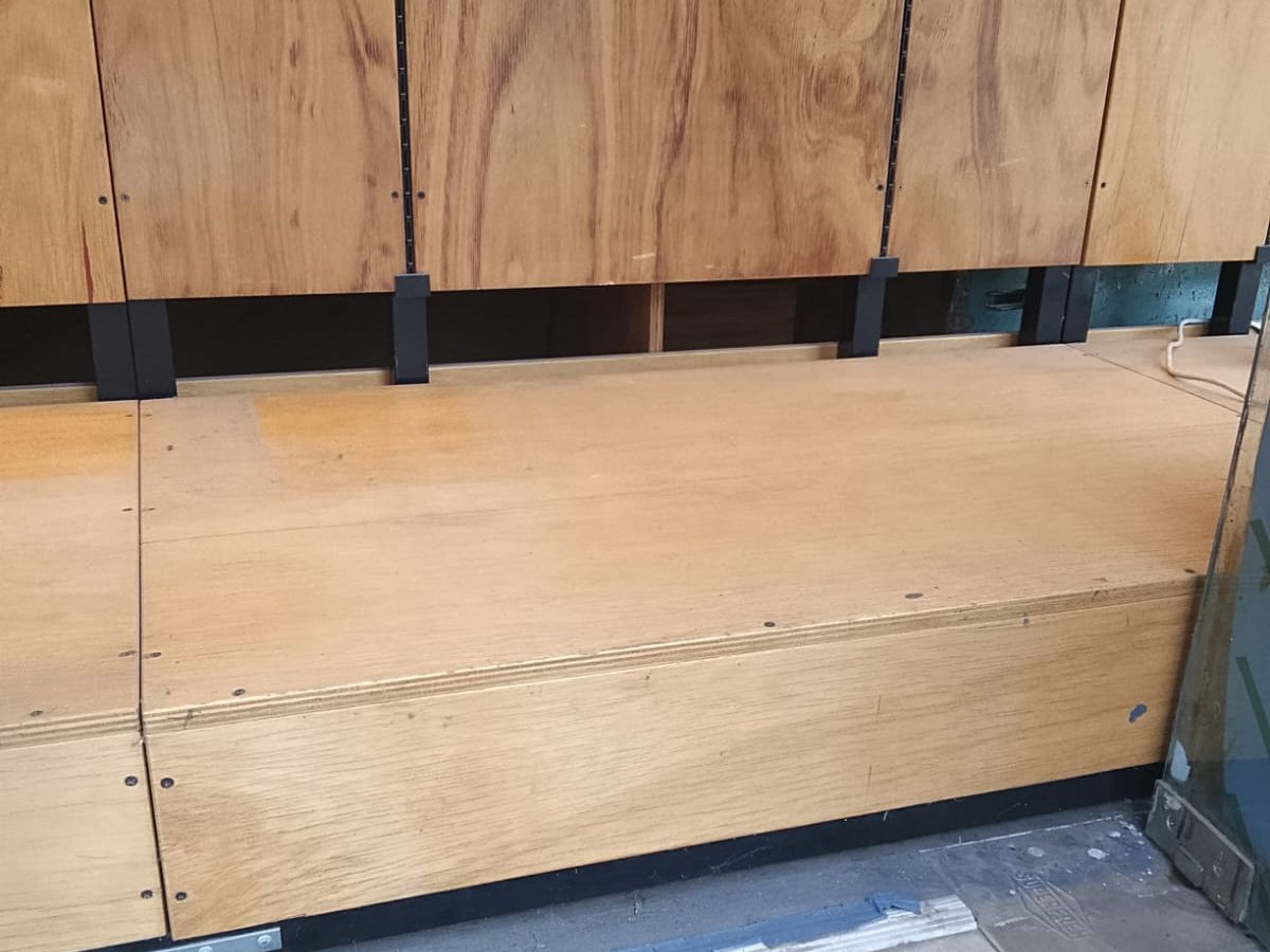 Mueble Modular Base Y Pared Desarmable Con Rieles Para Repisas 70x120x200