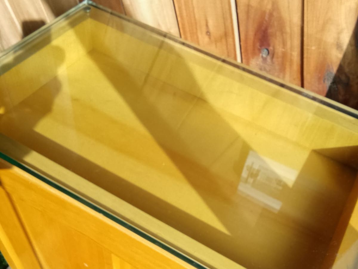 Mueble Mostrador Exhibidor De Madera Con Tapa De Vidrio 48x77x100