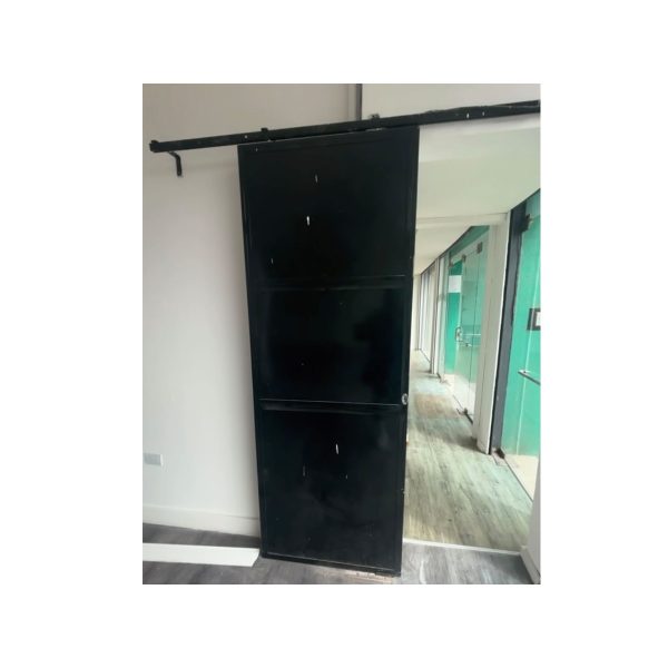 Puerta Corrediza Negra Con Guía  220x82